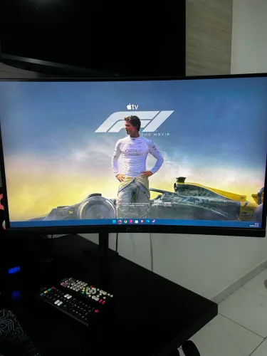 Monitor ASUS curvo 165 hz