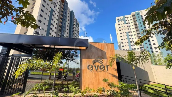 Apartamento com 2 dormitórios para alugar, 49 m² por R$ 1.500/mês - Pacaembu - Londrina/PR