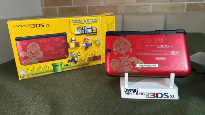 Nintendo 3DS XL - Mario Gold Edition