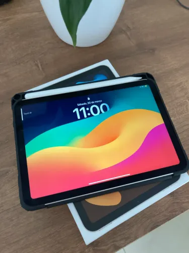 iPad mini Gold com case magnética e caneta 
