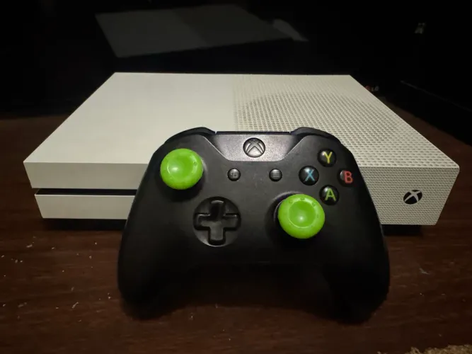 Vendo Xbox One S 1tb