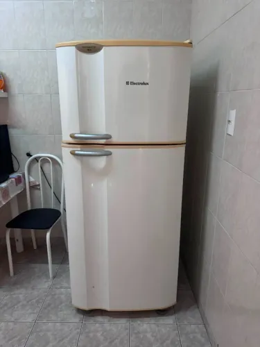 REFRIGERADOR ELECTROLUX FROST FREE 350 LITROS