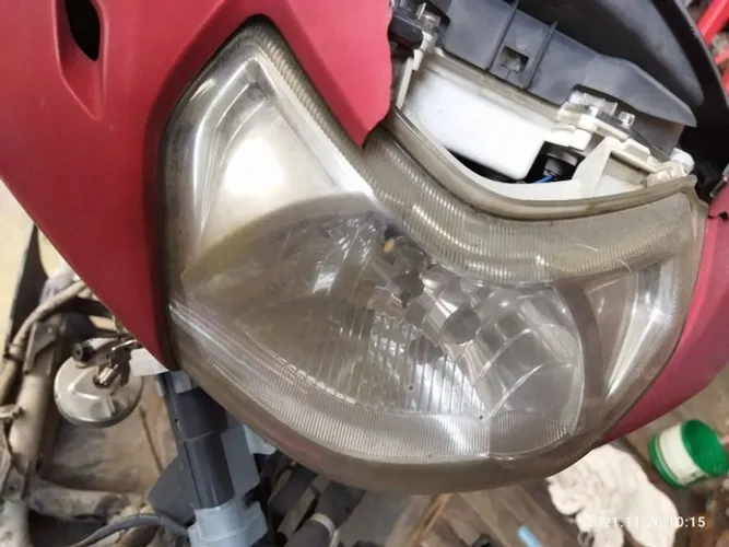 Farol Honda lead 110