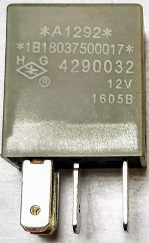 Linha Foton - Rele Pequeno 12v - 1B18037500017