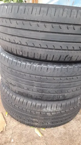 Pneu 215/55/17 semi novo 150 reais cada um.