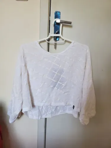 Blusa cropped branca