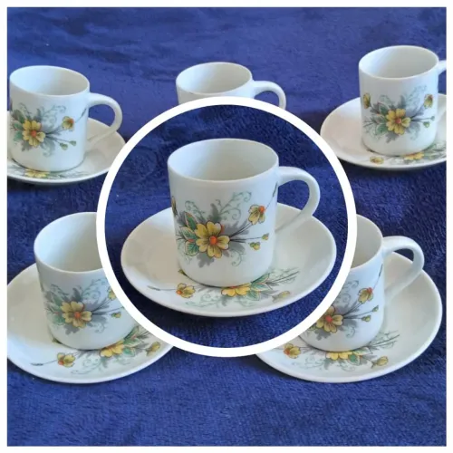 Xícaras em Porcelana Nacional