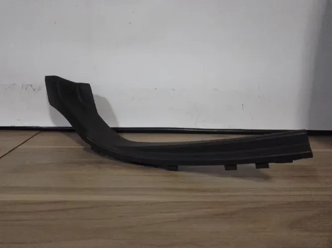 Aplique Esquerdo da Churrasqueira Nissan Sentra 2013 à 2019 668953SG0A