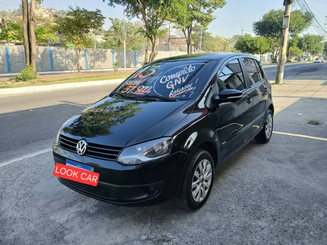 Fox 2013 completo com gnv muito bom carro!! Somos loja compre com segurança.