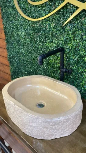 Cubas rústicas grande parte banheiro e lavatório 