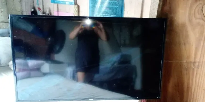 Tv smart de 50 polegadas com defeito 