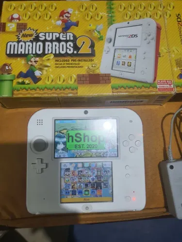 Nintendo 2DS desbl com caixa e carregador original edição especial