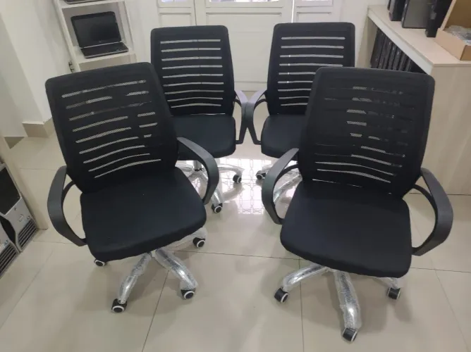 Cadeiras de escritório Novas R$280,00 cada
