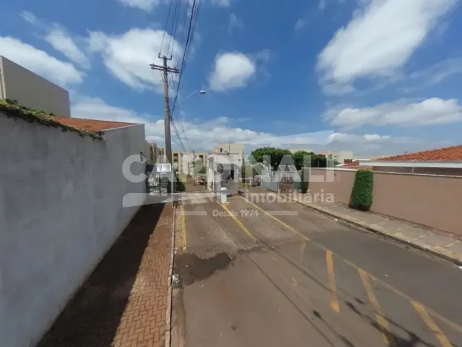 Condomínios fechado e segundo no bairro Jardim das torres - São Carlos.