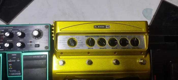 Pedal de distorção Line 6 DM4 Distortion Modeler