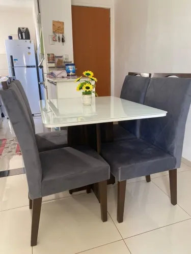 Mesa de Jantar 4 Cadeiras