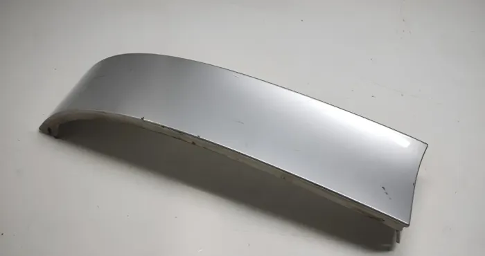 Moldura Acabamento Lanterna Direita Audi A3 8l0807872c Cinza (Usado)