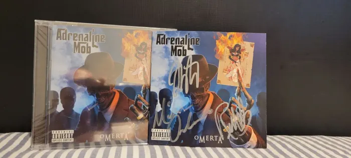 Adrenaline Mob - Omertá Lacrado e autografado Mike Portnoy / Russel Allen / Mike Orlando