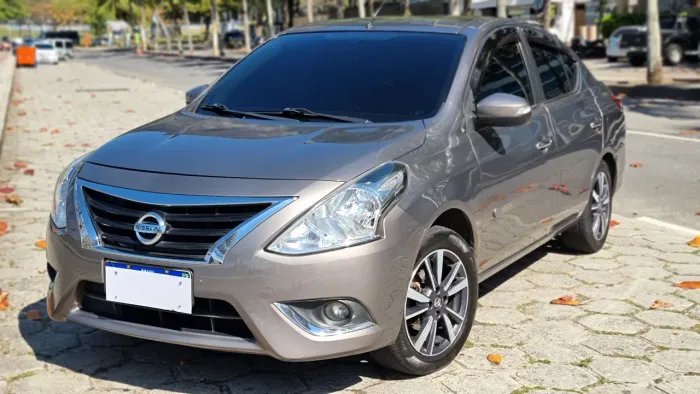 Nissan versa 1.6 sl automático 