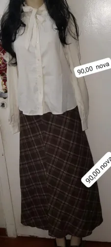 CONJUNTO CLASSIC, LINDO! - NOVO!   Conjunto camisa branca e saia xadrez tamanho P