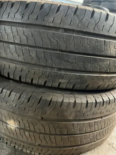 Pneu 225/65/16 Carga Continental 70% Vida util