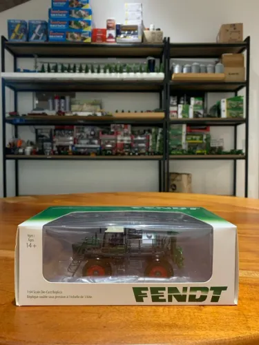 Miniatura pulverizador Fendt Rogator 1/64 
