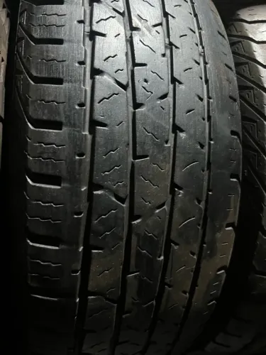 Pneu 245/70/16 a continental 50 % Vida util