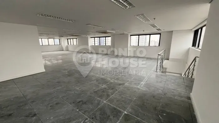 Cobertura comercial duplex para locação em São Judas, próximo ao metrô