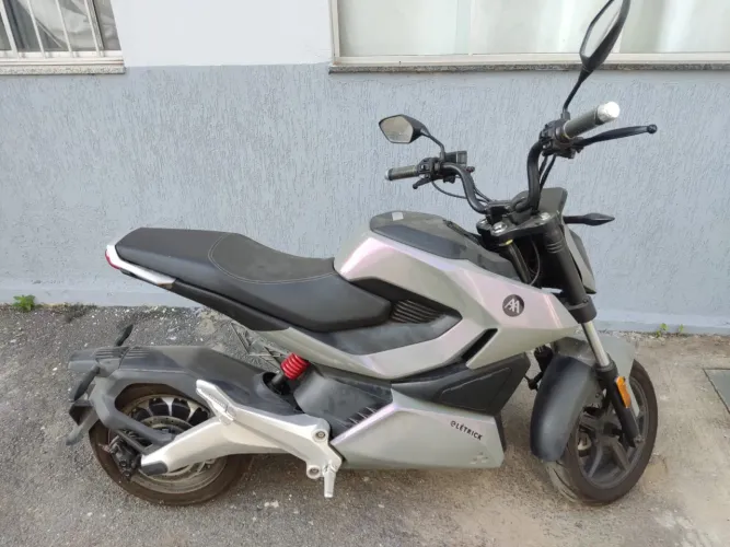 Moto esportiva Elétrica AIMA
