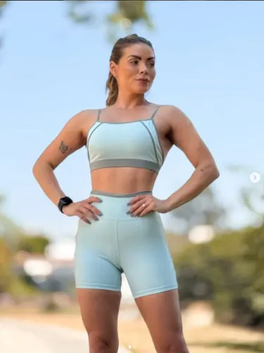 CONJUNTO SHORT E TOP COM DUAS CORES