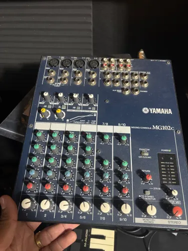 Mesa yamaha MG102c