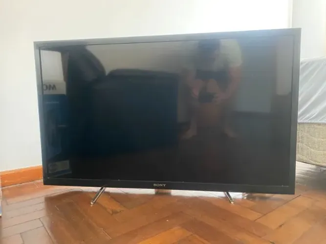 Televisão sony bravia - TELA QUEBRADA
