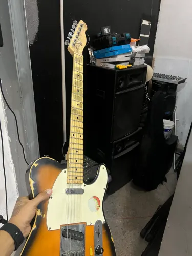 Guitarra Squier by Fender 