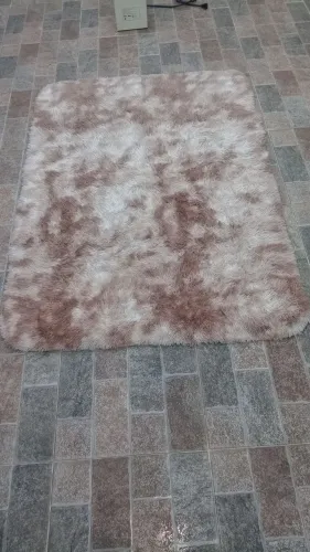 Tapete de pelos sintético acabamento fino