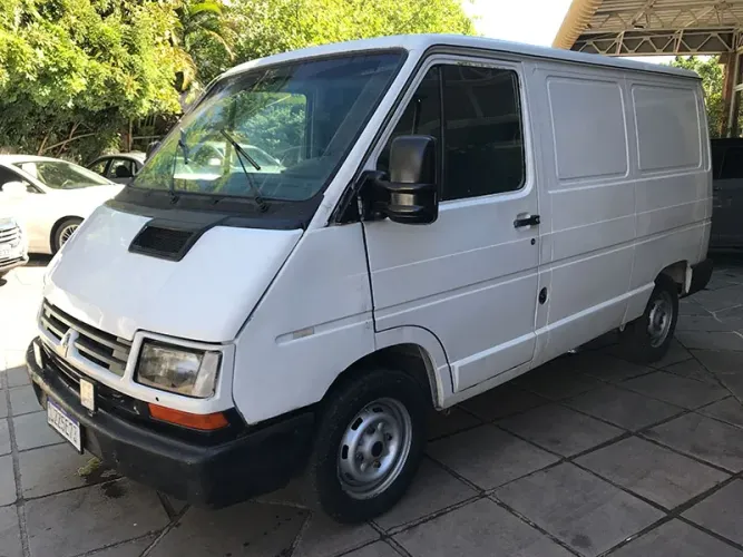 Renault TRAFIC 2.2 FURGÃO CHASSI LONGO 8V GASOLINA 4P MANUAL.