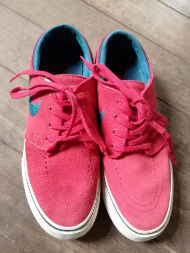 Tênis Nike Janoski Vermelho com Detalhes