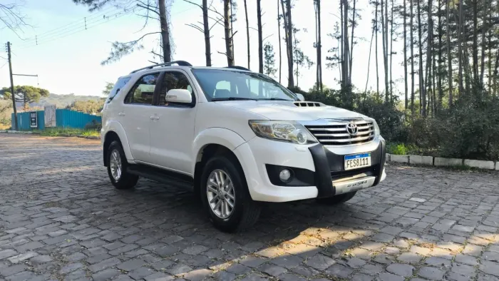 Toyota Hilux SW4 SRV D4-d 4X4 3.0 TDI Dies. AUT 2012