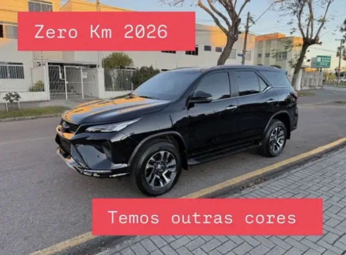 Toyota Hilux SW4 SRX Plat. 4X4 2.8 TB Die. Aut. 2025