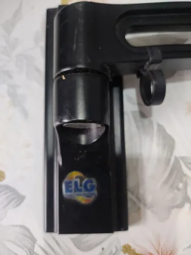 Suporte tri articulado para TV 43"  (de 20" a 55" ELG - Excelente Estado