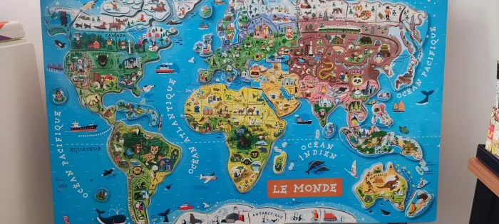 Quebra-cabeça Mapa do Mundo magnético em Francês- Diversão e Aprendizado!