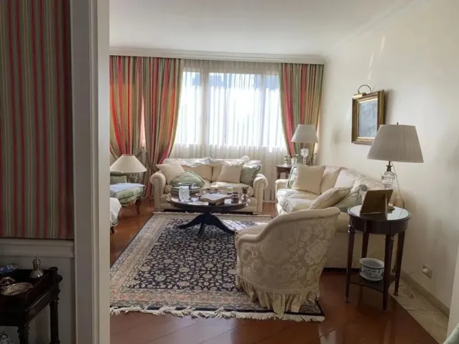 Apartamento à venda 200 m², 3 Quartos sendo 1 Suíte, 2 Vagas por R$ 5.000.000,00 - Itaim -