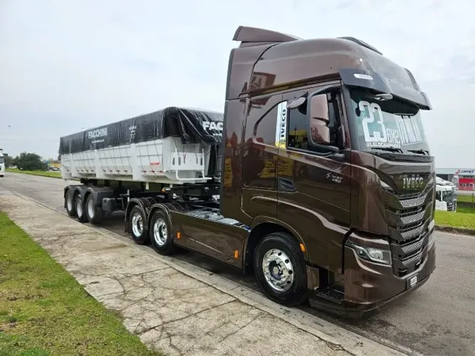 Iveco S-way 480 6x2 Ano 23 Baixo km único dono 170 mil km + Basculante 30m³ Facchini 0km