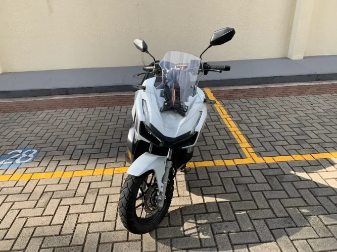 Honda ADV 150 2021 - Zero detalhes