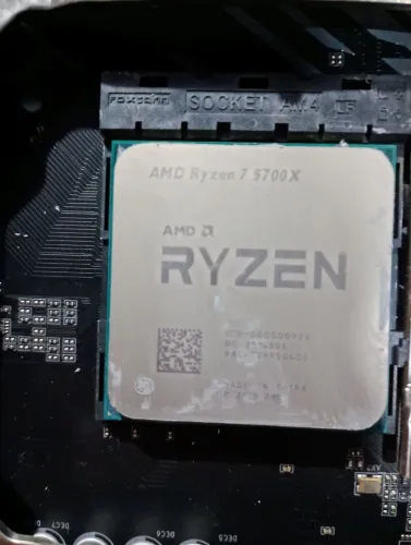 Troco ryzen 7 5700x por 5700x3d