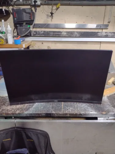 Monitor curvo AOC 27