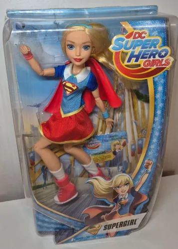Boneca Dc super hero Girls Supergirl usada
