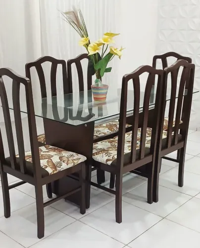 Mesa com 6 Cadeiras 