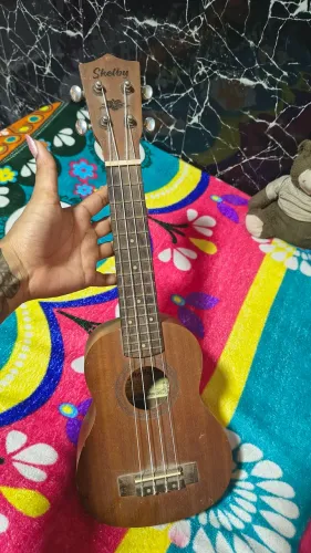 Vende-se Ukulele
