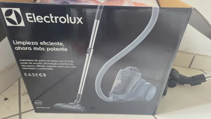 Aspirador de pó Electrolux EAS30