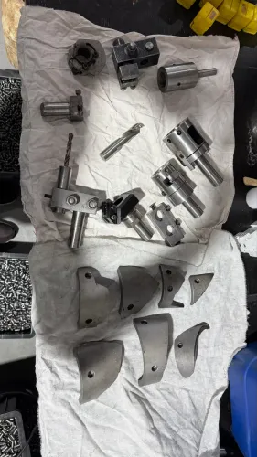 Porta Cossinete e peças torno Automático Traub 